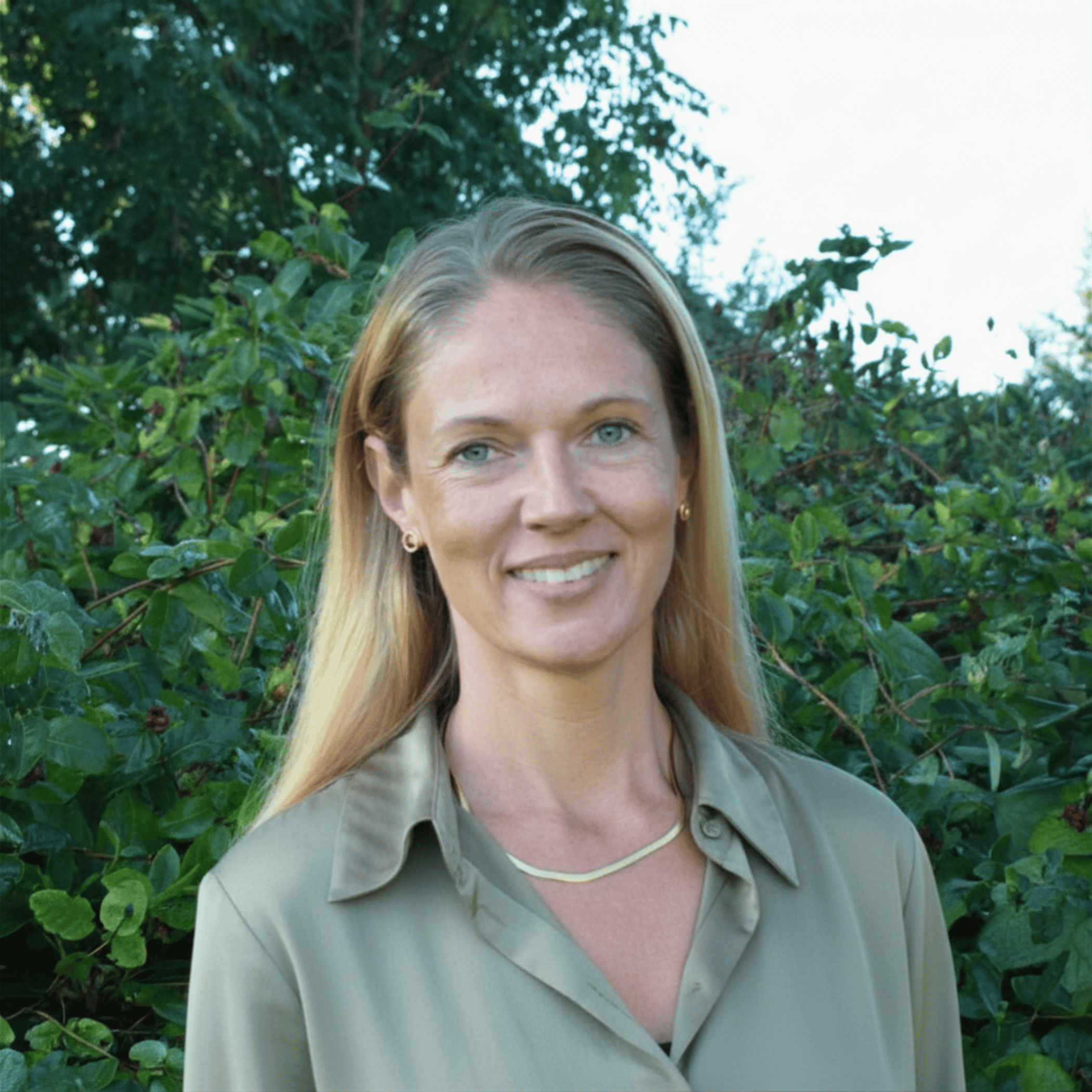 Picture of Agrolab Consulting CEO, Sandra Schmidt Jørgensen, reach out to hear more about our digital label services.